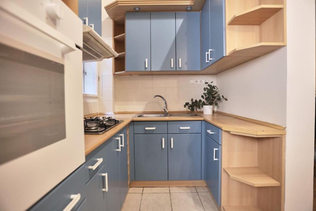 Unwind In Style W Sauna Dsgn 2Br Home Budapest Ngoại thất bức ảnh