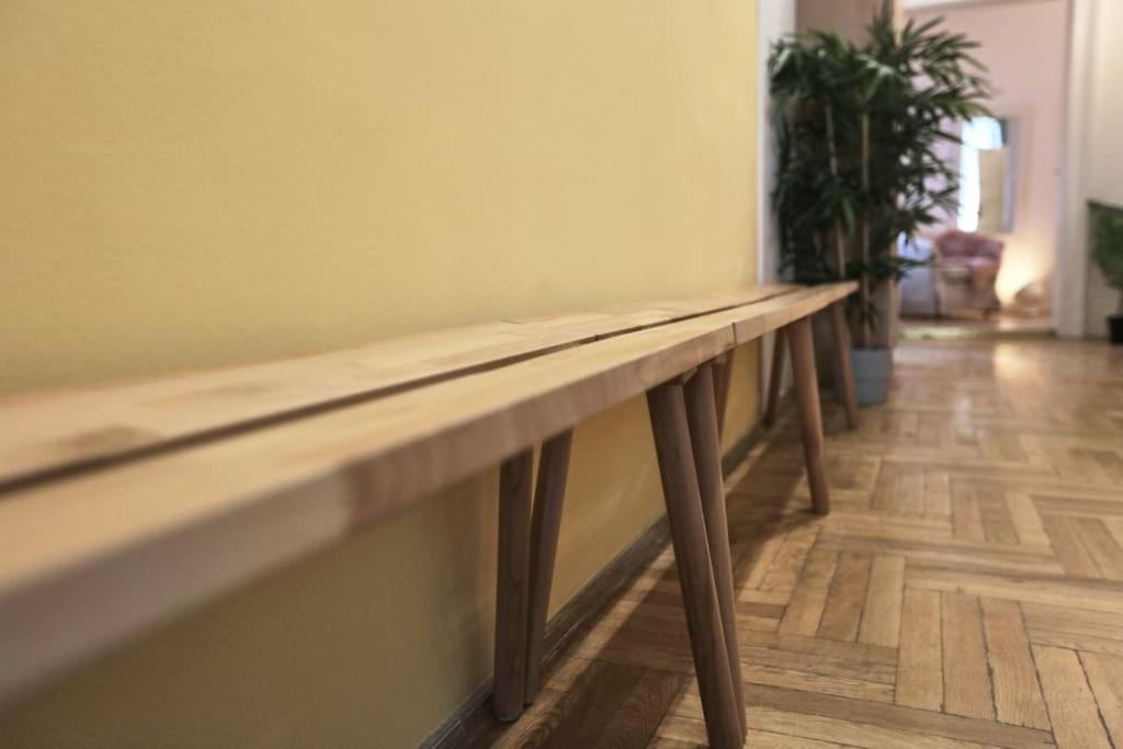 Unwind In Style W Sauna Dsgn 2Br Home Budapest Ngoại thất bức ảnh