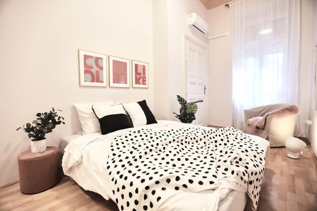 Unwind In Style W Sauna Dsgn 2Br Home Budapest Ngoại thất bức ảnh