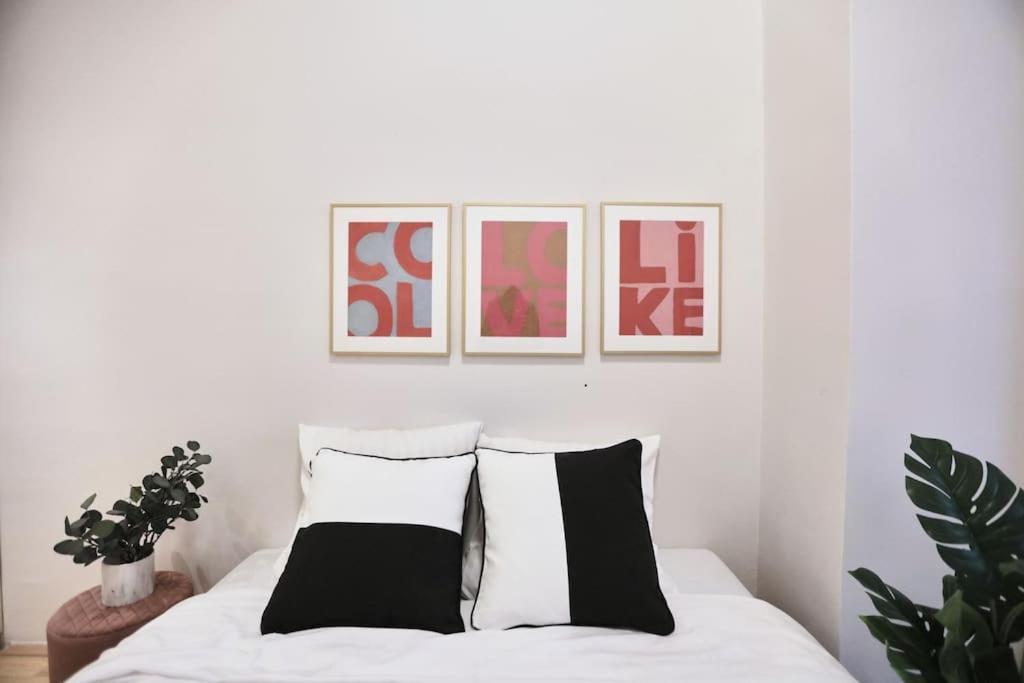Unwind In Style W Sauna Dsgn 2Br Home Budapest Ngoại thất bức ảnh
